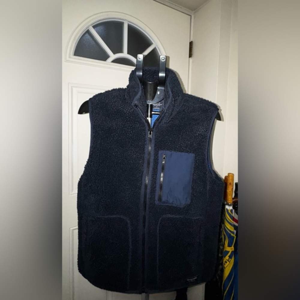 Abercrombie & Fitch Men's Navy Fleece Vest